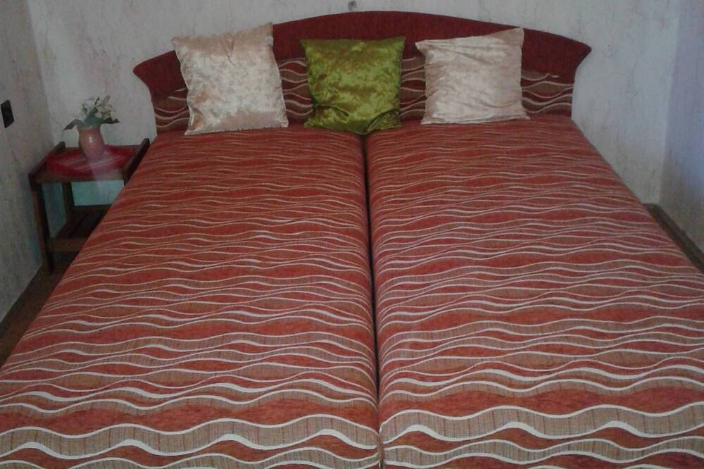 Ein ganzes Ferienhaus mit Garten in Fonyód für 2-10 Personen in Fonjod, Plattensee Südufer