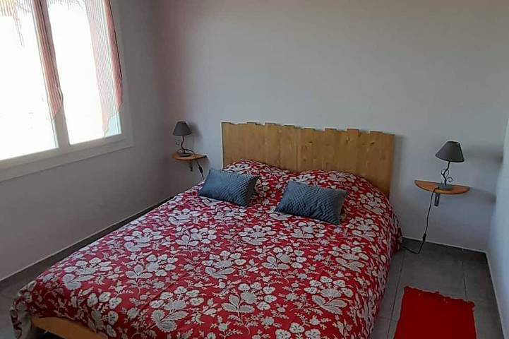 Location de vacances pour 6 personnes, avec jardin et balcon à Uzer - 4