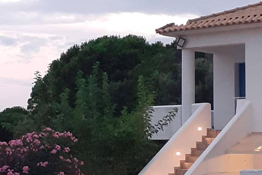 Villa Rahes,sea view,3 bedrooms,wifi,5min from the village,low prices in Glossa, Sporades