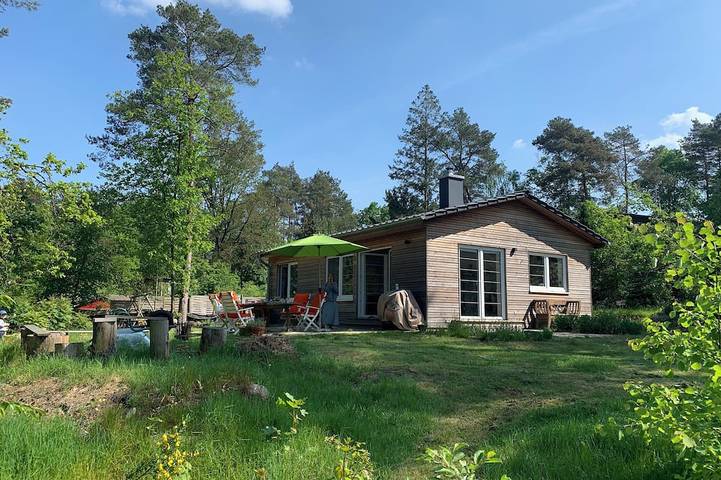 Ferienhaus für 4 Personen, mit Garten in Karwitz
