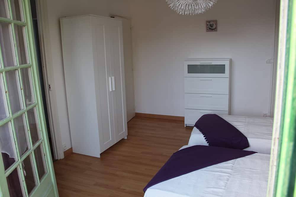Appartement entier, F2 refait à neuf à Mers les Bains, à 50m de la plage, vue sur mer in Mers-les-Bains, Région d'Abbeville