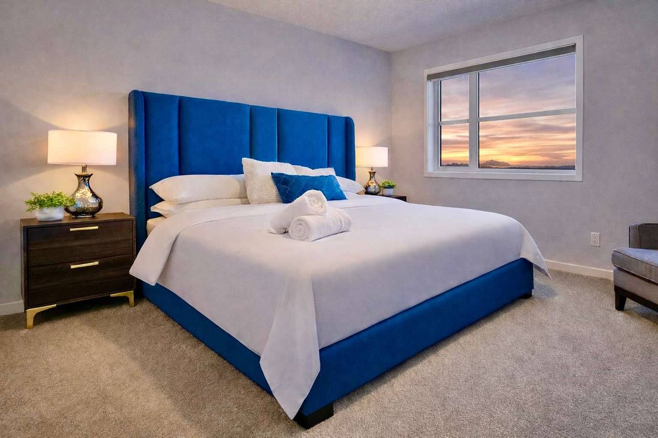 Herron Street New Luxury Retreat 6 Beds A11y in Calgary, Kanadische Rocky Mountains