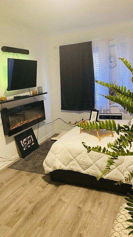 Ganze Wohnung, Cozy -Center of Attention- w/fireplace, free laundry & full kitchen in Philadelphia, Philadelphia County