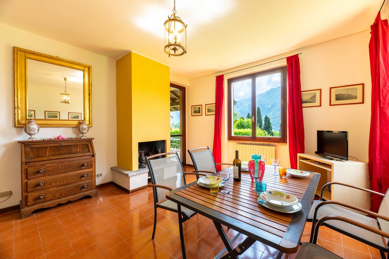 Appartamento intero, Lakeside Haven: Appartamento moderno con vista sul lago e parcheggio in Sala Comacina, Sala Comacina e dintorni