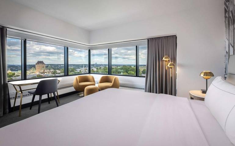 Hôtel pour 3 personnes, avec terrasse et piscine