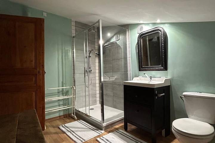 Apartamento entero, 15 km from Orange, Avignon and Carpentras, 5 km from Châteauneuf-du-Pape, in Bédarrides, Vaucluse