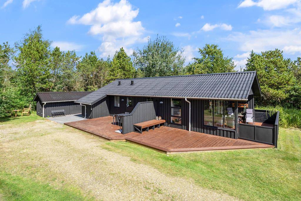 Renovated holiday home in peaceful location for 4 people and 1 dog in Nørre Nebel, Varde Region