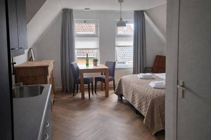 Gîte pour 2 personnes, avec jardin ainsi que vue et vue sur le lac à Goes - 2