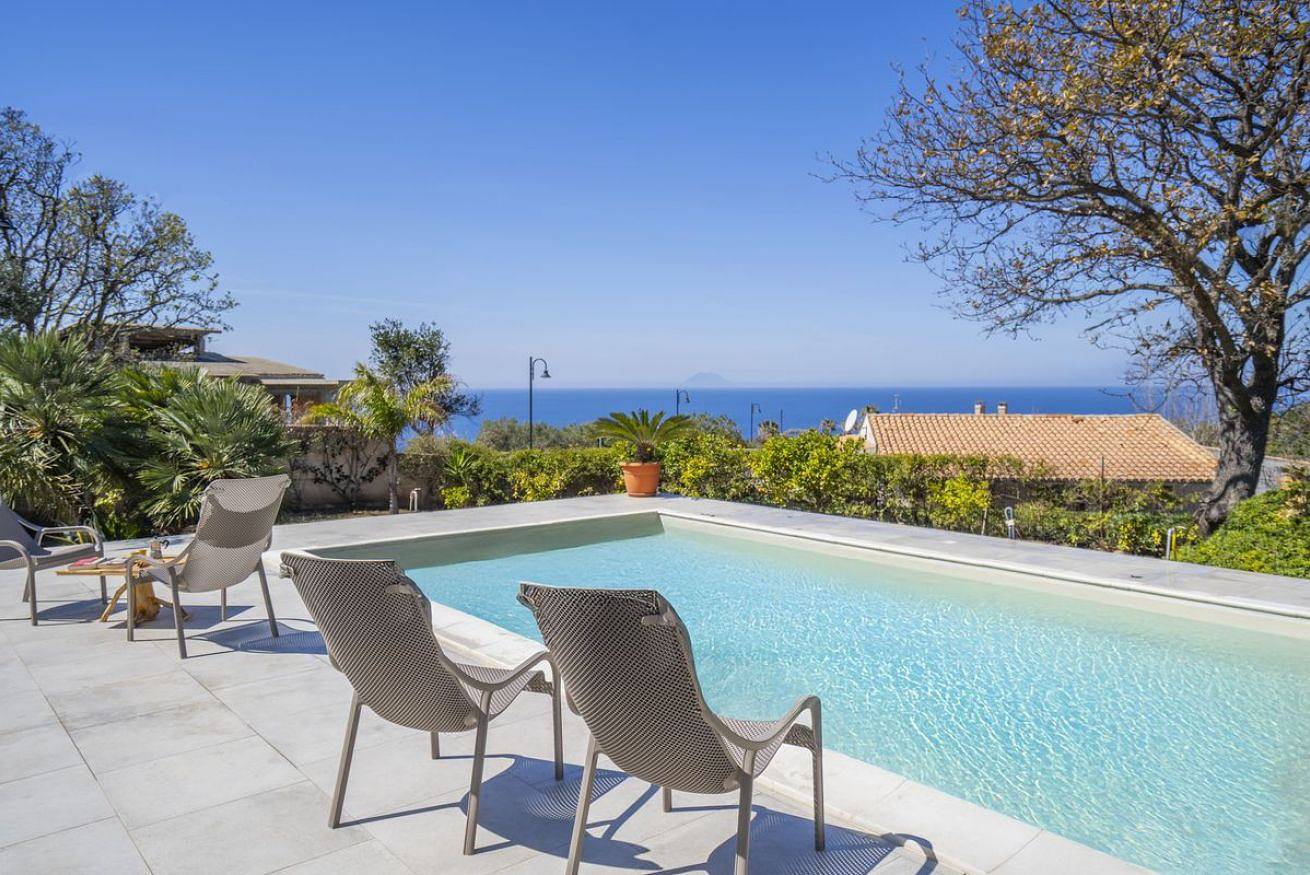 Appartamento intero, Villa Tramonto sullo Stromboli  in Faro Capo Vaticano, Provincia di Vibo Valentia