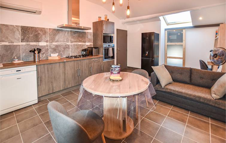 Gîte pour 3 personnes, avec terrasse et jacuzzi ainsi que piscine et jardin à Avignon - 4