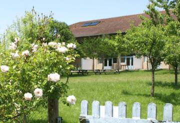 Gîte pour 2 personnes, avec terrasse ainsi que jardin et piscine dans Haute-Garonne