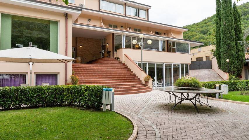 Maison de vacances pour 3 personnes, avec sauna et jacuzzi ainsi que piscine et jardin - 1
