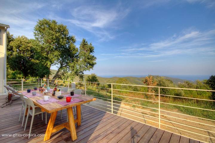 Gîte pour 4 personnes, avec Terrasse à Sisco