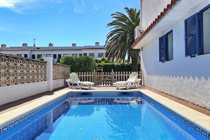 Casa rural para 8 personas, con terraza y jardín en Ampuriabrava - 2