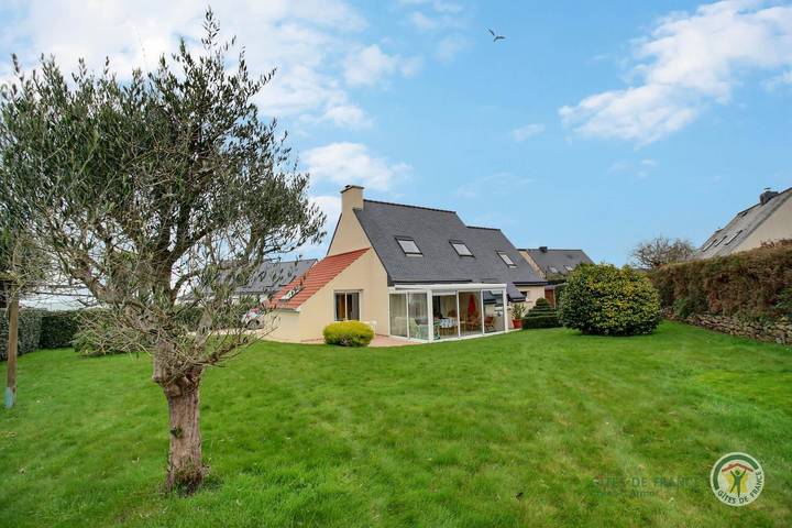 Gîte pour 6 personnes, avec terrasse et jardin à Trélévern - 3