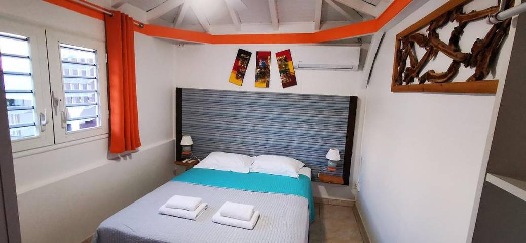 Gîte pour 2 personnes, avec jardin et piscine ainsi que vue et bassin pour enfant à Sainte-Luce - 4