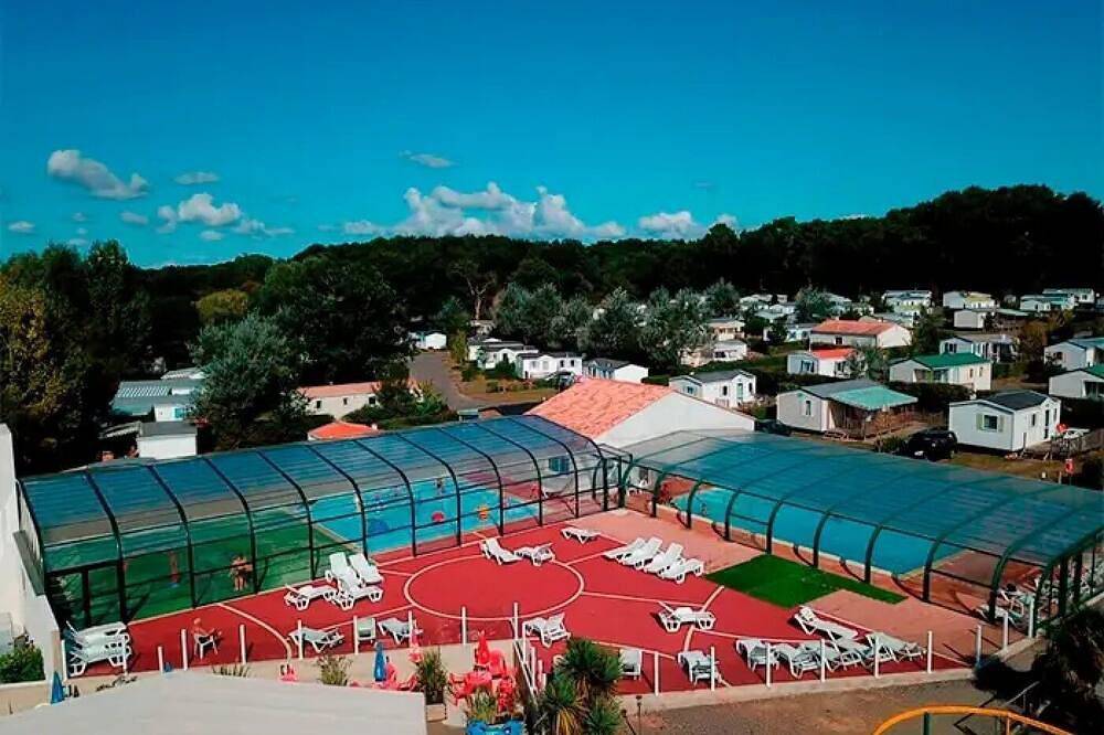 Camping 4 étoiles - Piscine in Saint-Christophe-du-Ligneron, Vallée de la Loire