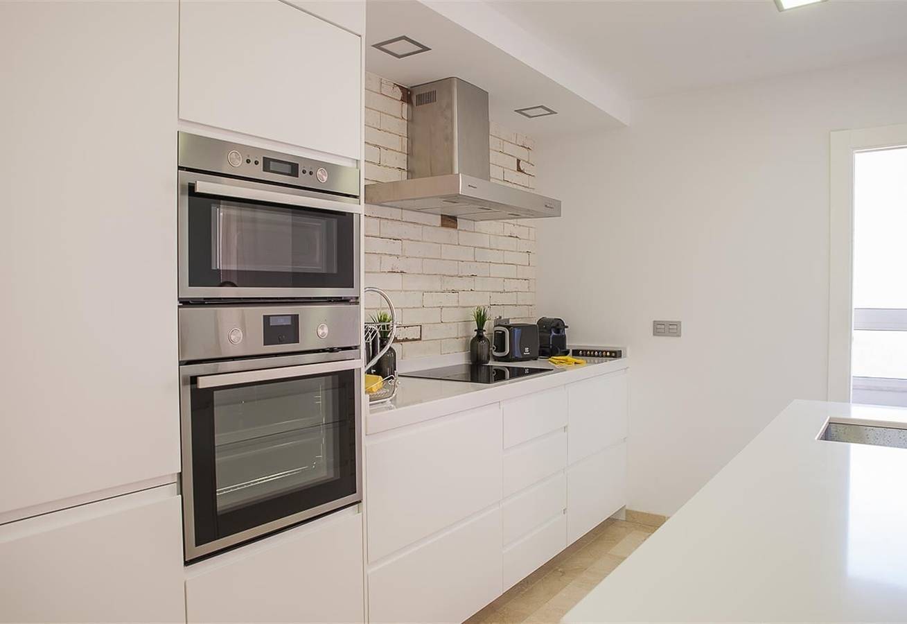 Appartement entier, Appartement luxueux de 100 m² avec vue sur mer, piscine, Wi-Fi et terrasse in Benalmádena Costa, Benalmádena