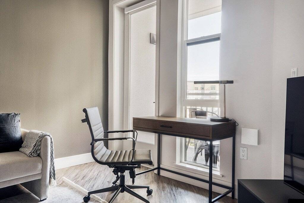 Ganze Wohnung, Amazing Redwood City 1Br w/ W/D, Gym & A/C, nr Caltrain, by Blueground in Redwood City, Silicon Valley