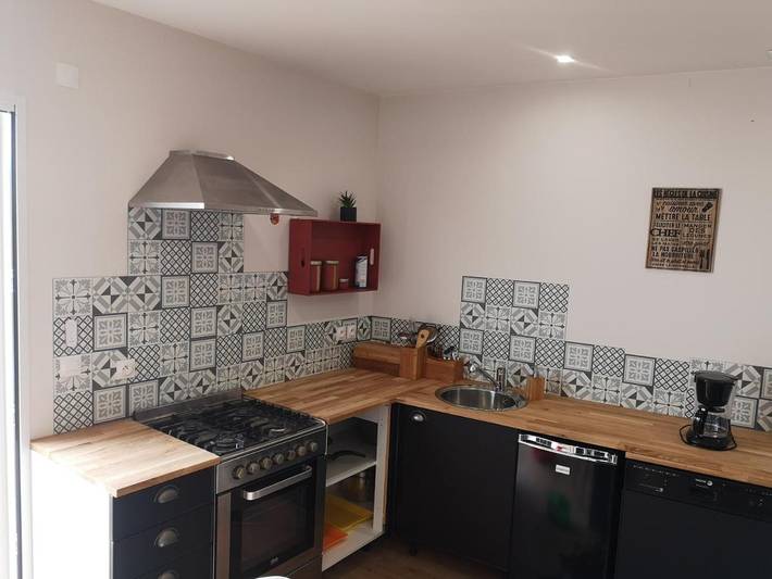 Gîte pour 2 personnes, avec Terrasse ainsi que Jardin et Piscine à Charron - 4