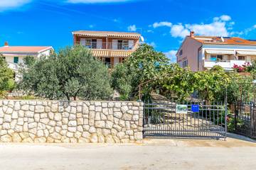 Holiday Rental for 4 People in Lun, Pag Island, Photo 4