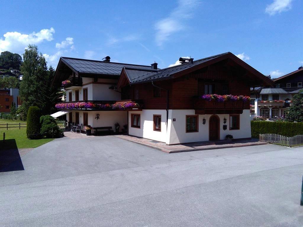 Entire holiday apartment, Apartment Breithorn /1 Schlafraum/Dusche, Wc in Maria Alm am Steinernen Meer, Maria Alm