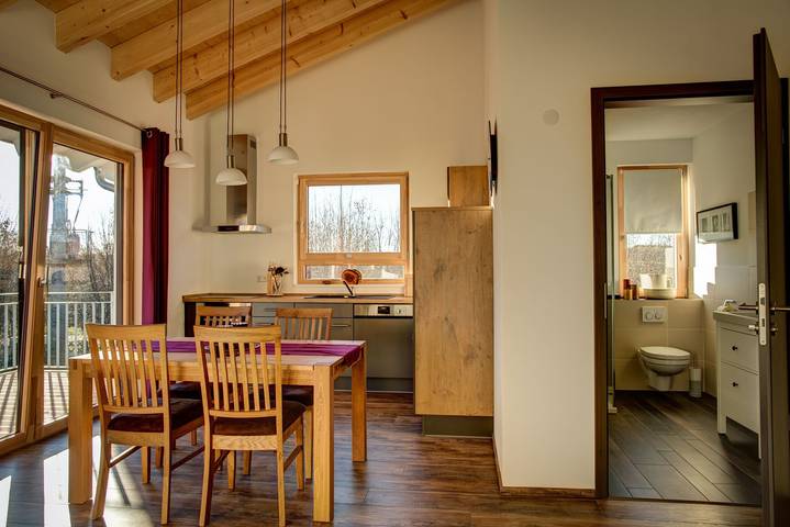 Entire apartment, Apartment 'Ferienwohnung Lindenhof' with Shared Garden, Balcony and Wi-Fi in Dormettingen, Neckar-Alb