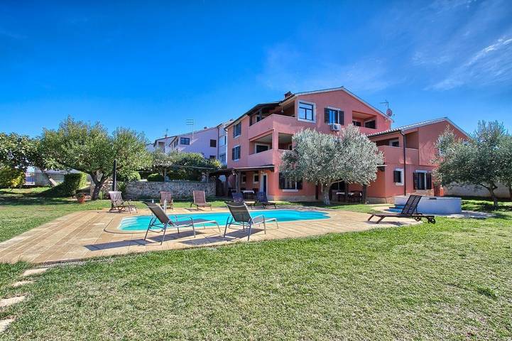 Ferienwohnung für 4 Personen, mit Terrasse und Garten sowie Pool in Medulin - 3