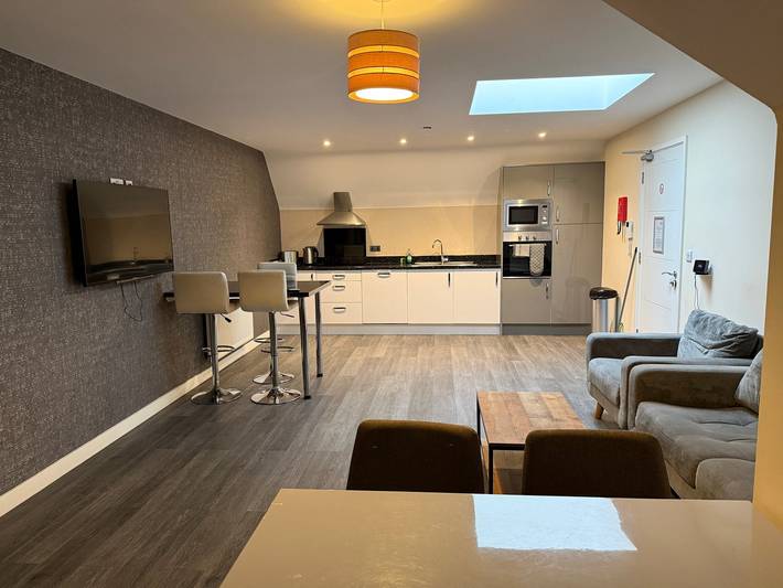 Entire apartment, Modern Egham Apartment for Six in Thorpe Park, Surrey