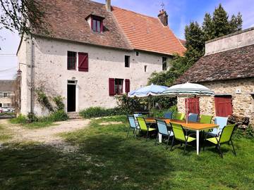 Gîte pour 11 personnes, avec terrasse et jardin dans Île de France