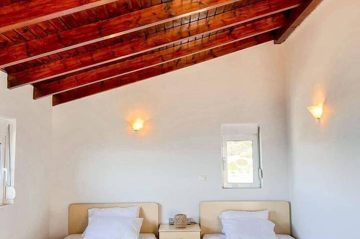 Location de vacances pour 15 personnes, avec balcon et jardin dans Saronida - 4