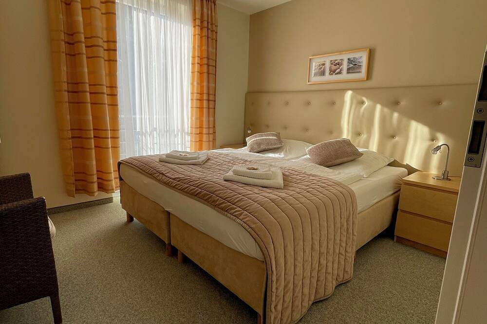 Ganze Wohnung, Apartment 2 mit Dachterrasse und Seezugang im Grünen in Zeuthen, Dahme-Seengebiet