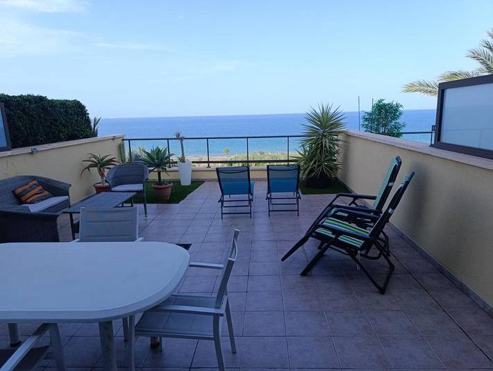 Bungalow para 6 personas, con vistas y piscina además de jardín y piscina para niños en Elche