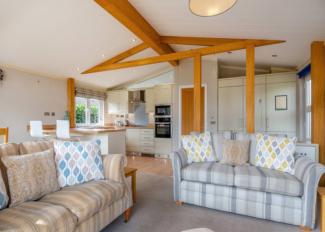 Superior Lodge 4 (Pet) in Albury, Guildford