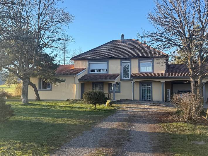 Gîte pour 15 personnes, avec terrasse et jardin en Haute-Loire - 2