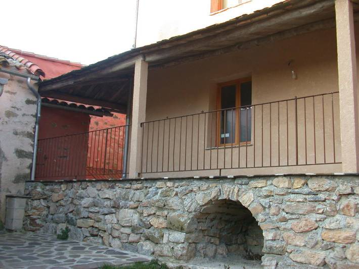 Gîte pour 4 personnes, avec jardin et piscine dans Babeau-Bouldoux - 2