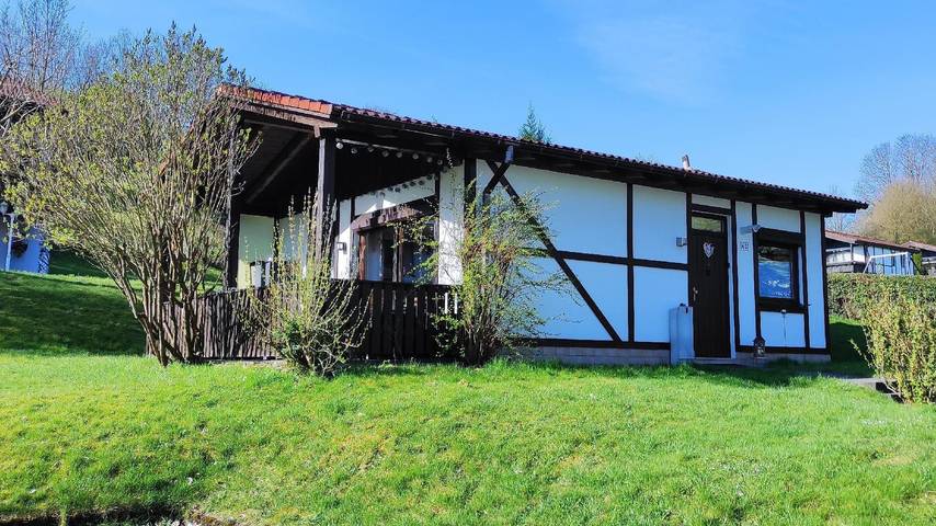 Bungalow für 2 Personen, mit Terrasse, mit Haustier in Hessen - 2