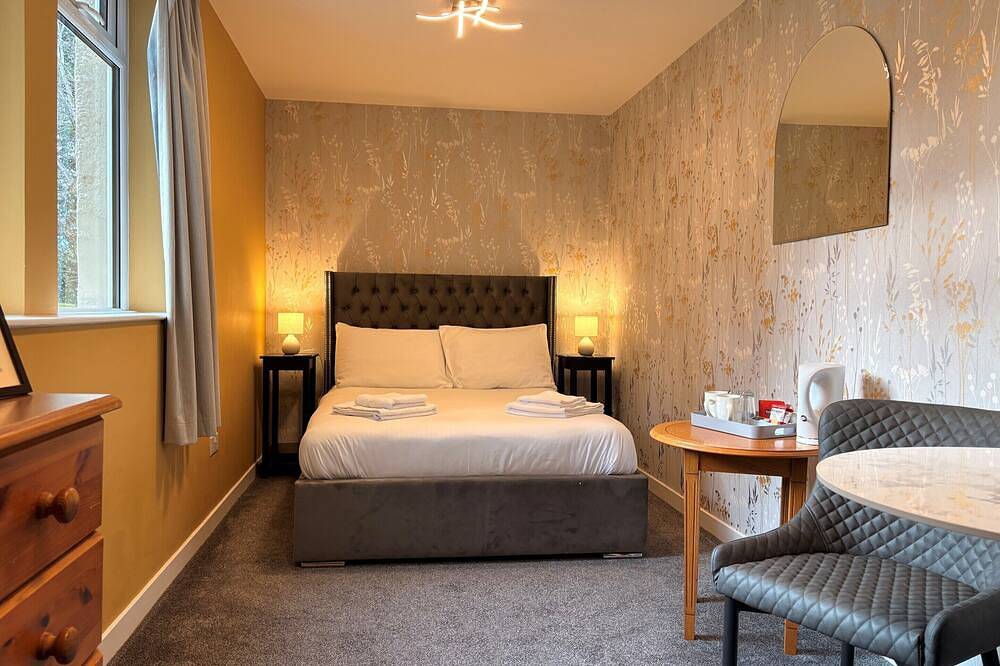 Annex Budget Double Room Shared Facitlites in Inverness, Highlands