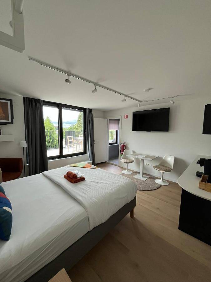 Vakantieappartement voor 2 personen, with tuin and uitzicht as well as terras in Geel