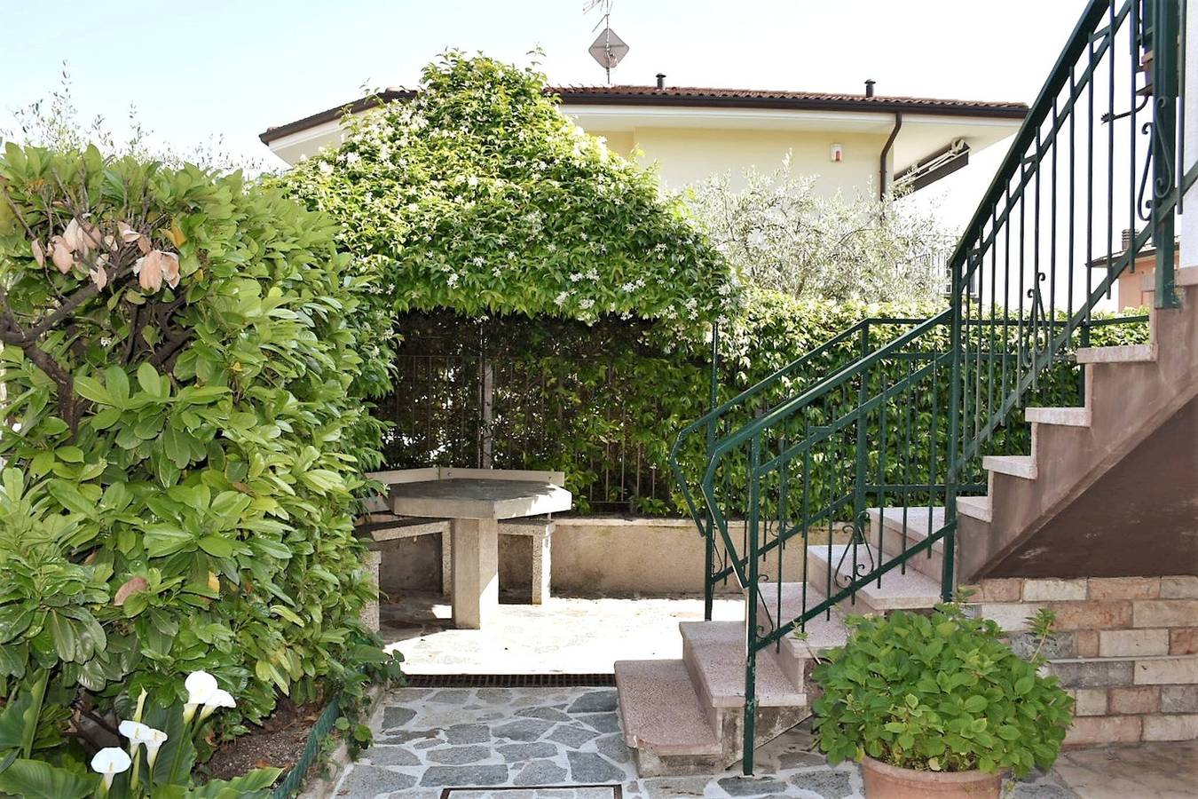 Entire apartment, Appartamento I Cocai a Garda in Garda, Garda Mountains