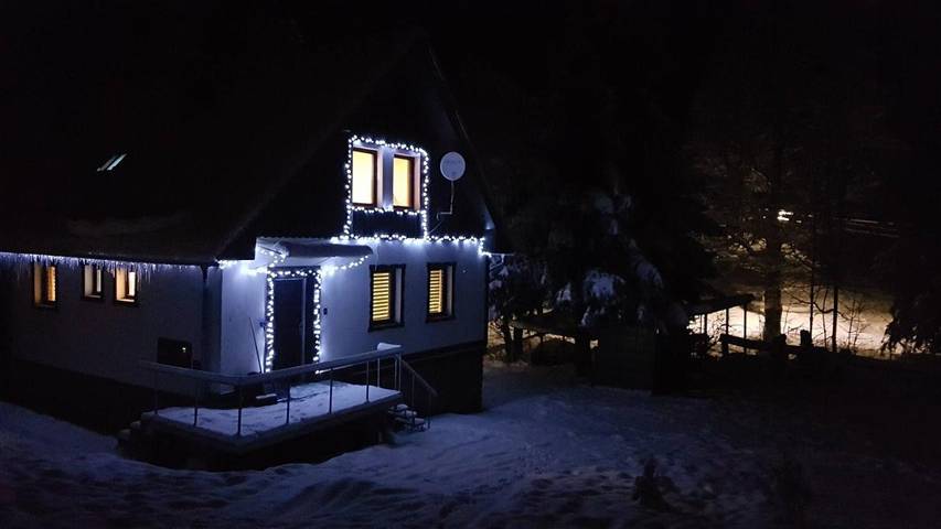 Ferienhaus für 8 Personen, mit Terrasse und Garten sowie Pool und Ausblick in Tanvald