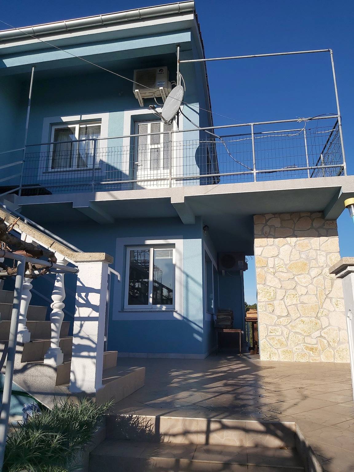 Ganze Wohnung, 2-Zimmer-Ferienwohnung mit Terrasse und Meerblick Sali (Dugi otok) A-8181-a in Sali, Dugi Otok