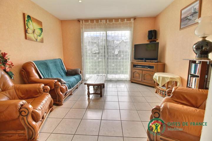 Gîte pour 7 personnes, avec Jacuzzi ainsi que Terrasse et Jardin à Meslan - 3