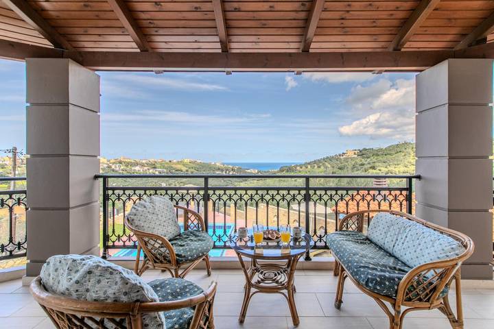 Location de vacances pour 6 personnes, avec bassin pour enfant et jardin, adapté aux familles dans Stalos - 3