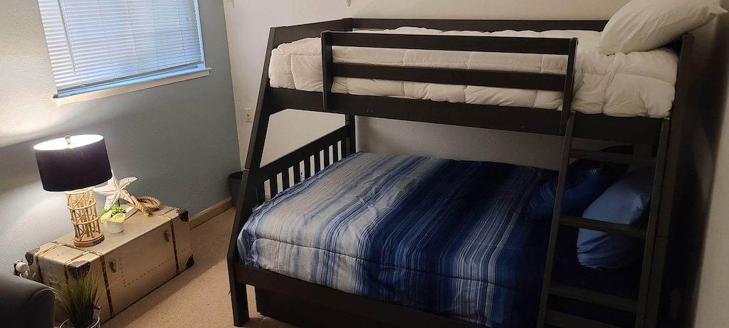 Wonderful 3Bd 3Ba Smarthome w/ multiple decks and large dock! in California North Coast