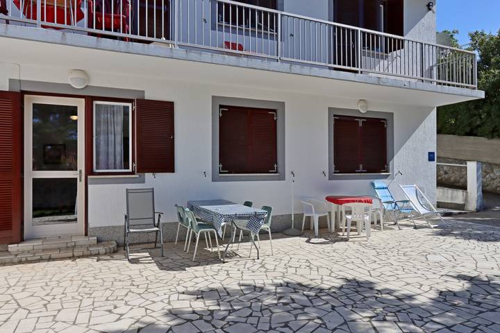 Apartament wakacyjny dla 7 osób, z balkon/ taras w Klenovica