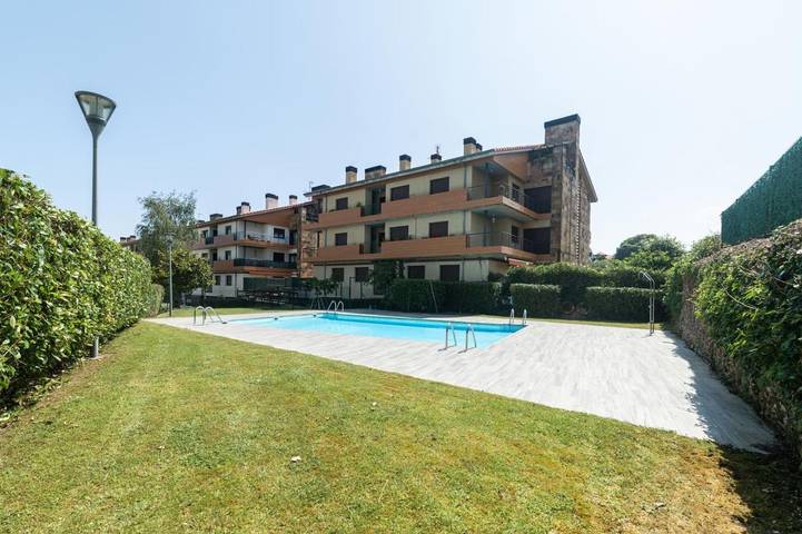 Appartement de vacances pour 6 personnes, avec terrasse ainsi que jardin et piscine - 1