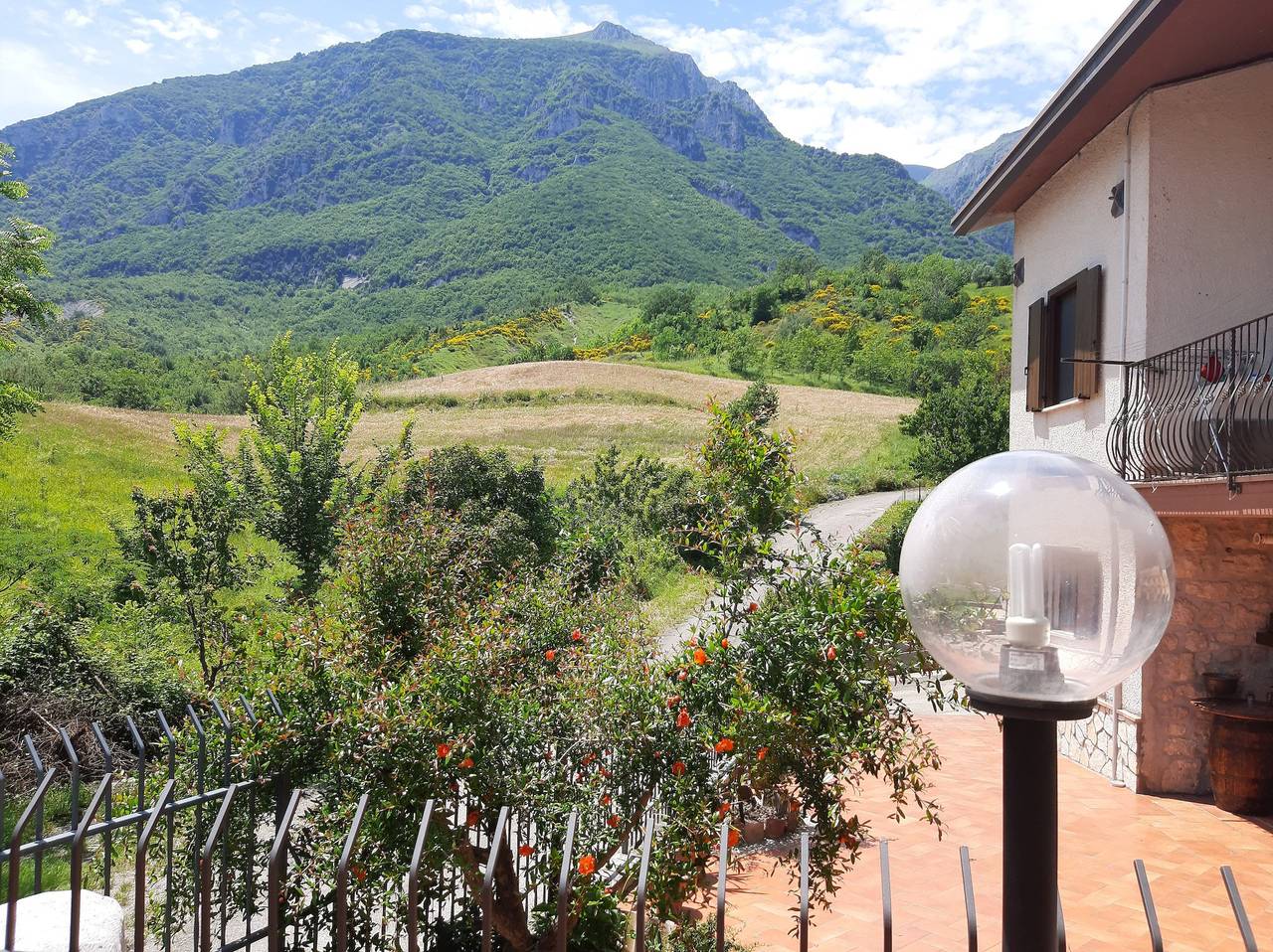 Ferienhaus 'Nel Cuore Della Maiella' mit Bergblick, privater Terrasse und Wlan in Palombaro, Nationalpark der Majella