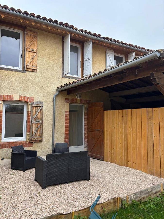 Gîte pour 8 personnes, avec jardin à Masseube