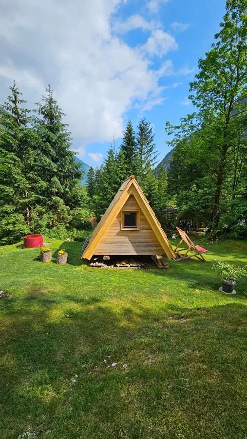 Albergue para 4 personas, con vistas además de jardín y terraza, Se admiten mascotas - 1